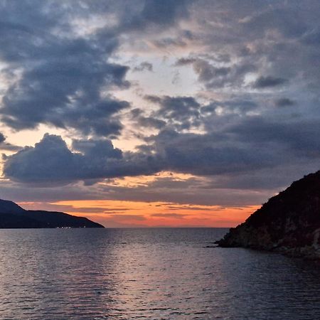 Appartement La Terrazza Sul Forno - Goelba à Portoferraio Extérieur photo